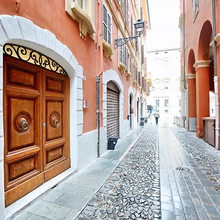 Loggia Dei Lovoleti Suite Modena Luaran gambar
